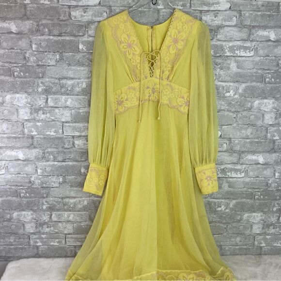 Vintage Dresses & Skirts - Vintage 1970s Pastel Yellow Maxi Dress